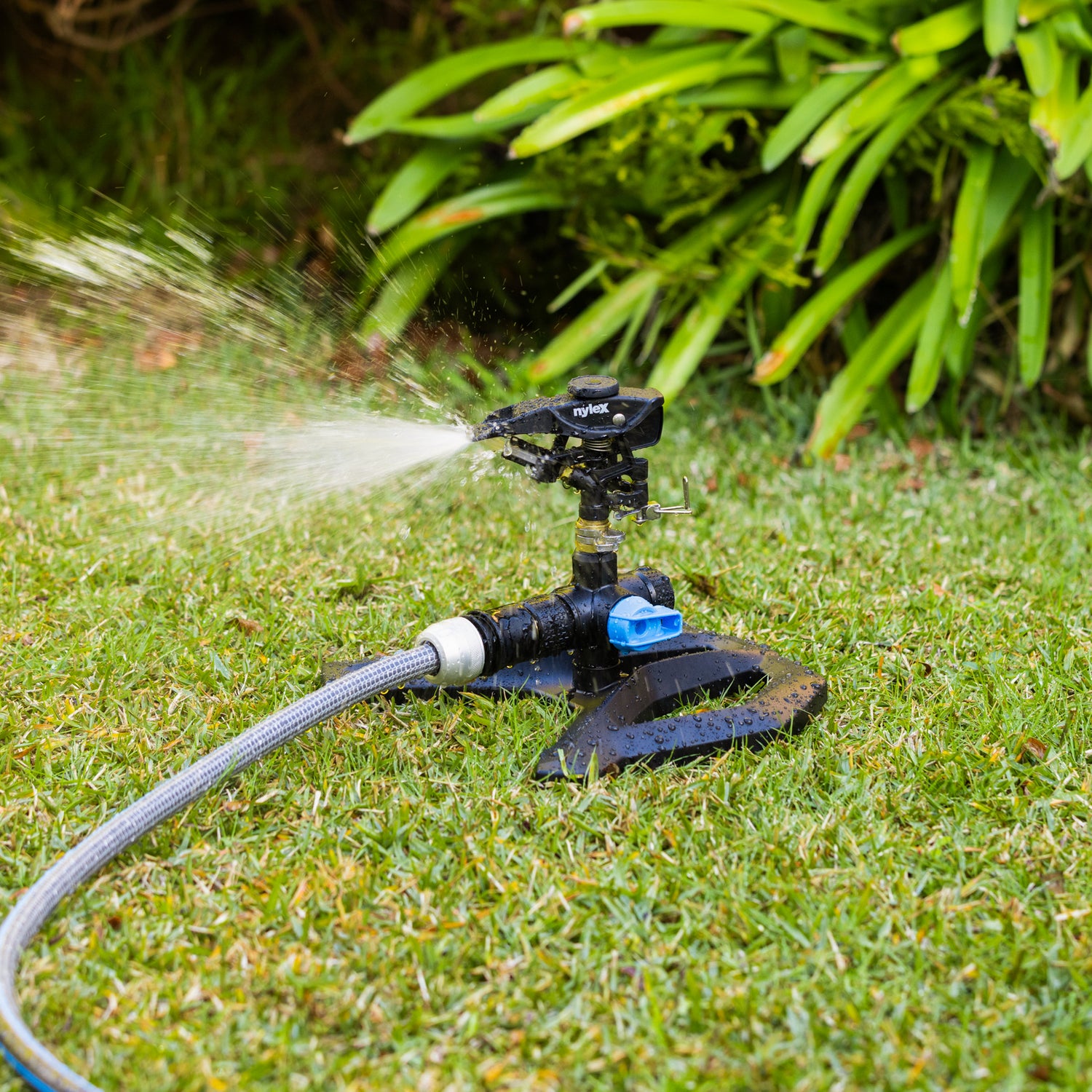 Black Impact Sprinkler with Flow Control